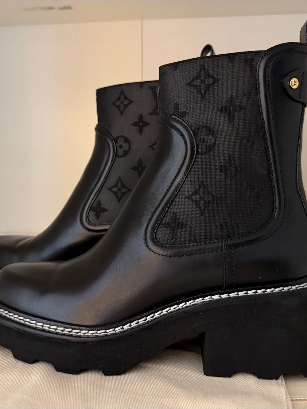 Louis Vuitton Beaubourg chelsea boots black 7 - Picture 2 of 6
